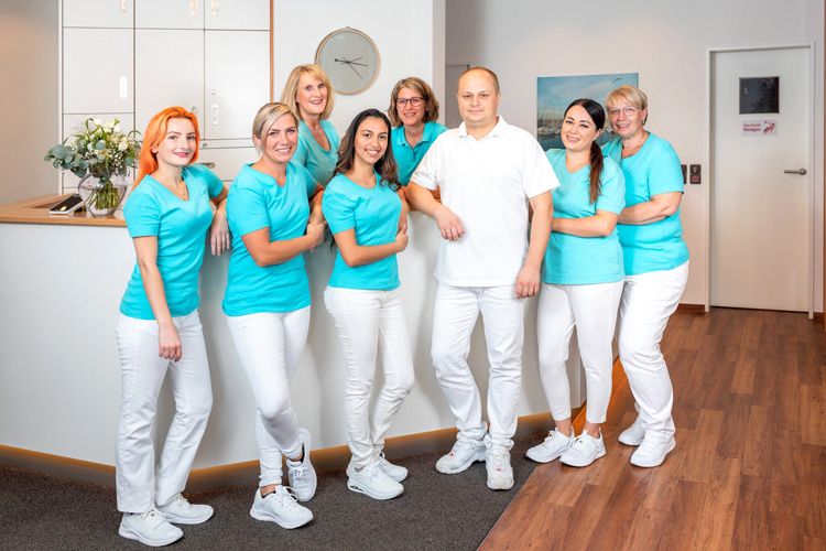 Teamfoto Zahnarztpraxis Sven Murug